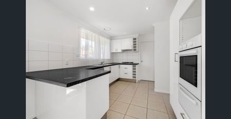 Immaculate Family Home in Premier Location! - Photo 3