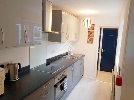 1 bedroom in a house share to rent - Photo 5