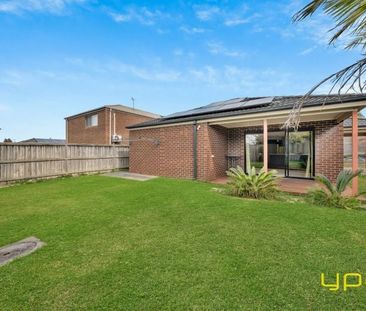 18 Majestic Drive, Officer - Photo 1