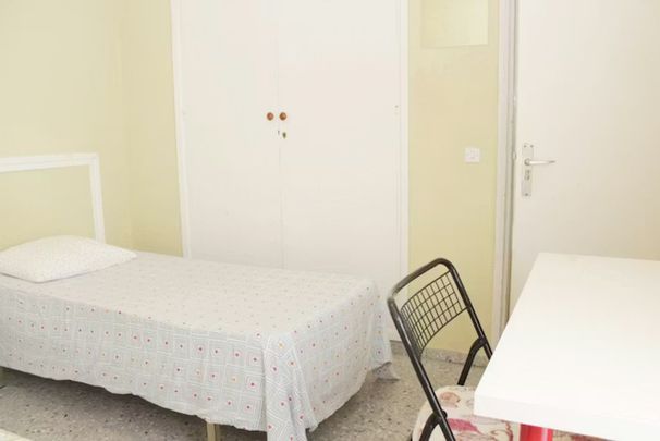 Calle Conde de Cifuentes, Sevilla, Andalusia 41004 - Foto 1