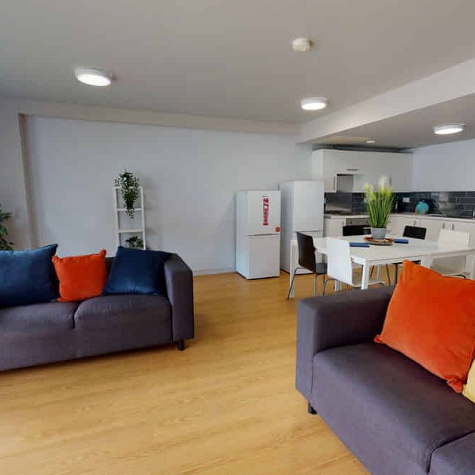 4 or 5 Room Cluster Ensuite - Photo 1