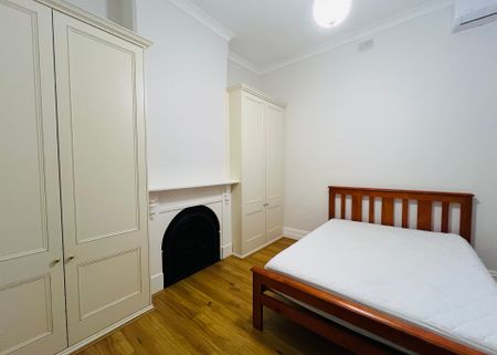 Large Character Home Only Minutes to the CBD - Photo 3