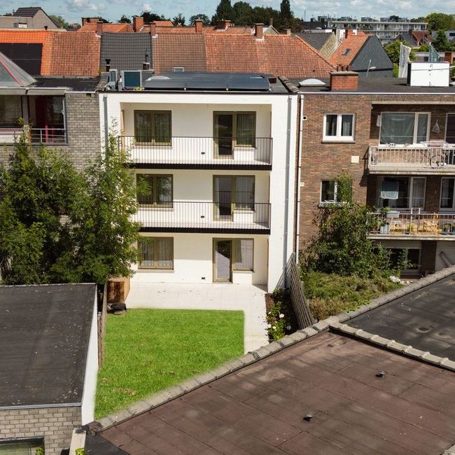 Appartement te huur in Roeselare voor € 750 met 2 slaapkamers - Photo 1