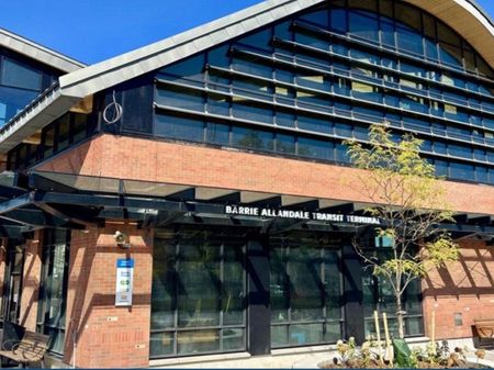 For Lease - 8 Essa Road, Barrie, Ontario - Photo 2