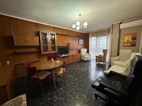 Piso de alquiler en Centro - Photo 1