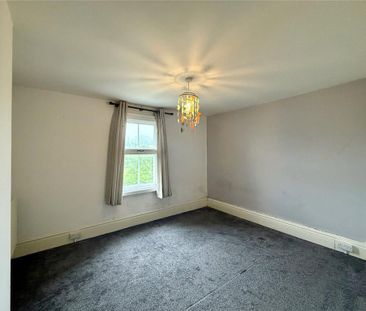 4 bedroom terraced house to rent - Photo 3