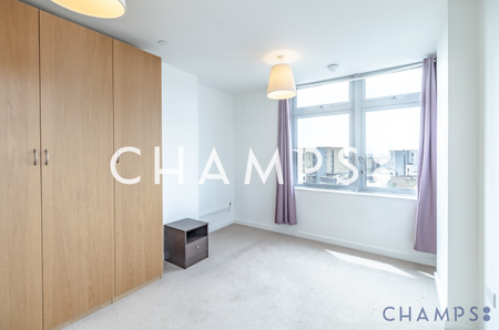 3 bedroom flat to rent - Photo 4