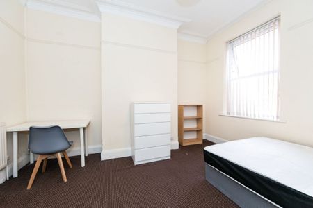 Norwood Terrace, Leeds - Photo 2