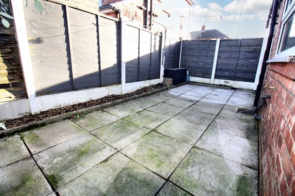 3 bed semi-detached house to rent in Hurst Bank Road, Ashton-Under-Lyne, OL6 - Photo 1