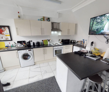 27 Flat 2 Headingley Mount, Leeds, LS6 3EW - Photo 1 | Rentumo