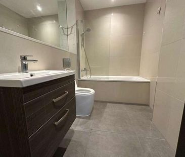 Slough, Berkshire, SL1 - Photo 5