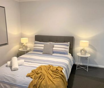 Modern 2 Bedroom Unit available soon, $750/week - Photo 5