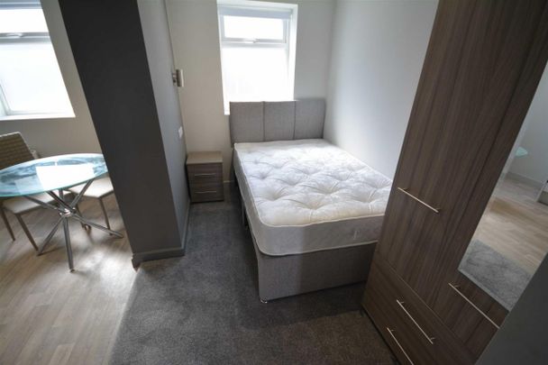 1 bed Flat - Studio for Rent - Photo 1