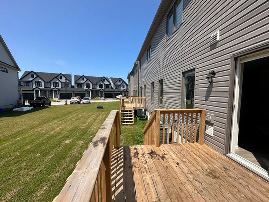 For Lease - 114 Jewel Street, Blue Mountains, Ontario - Photo 1