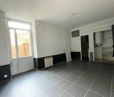 CABANNES CENTRE APPARTEMENT 2 PIECES AVEC TERRASSE EN RDC - Photo 4