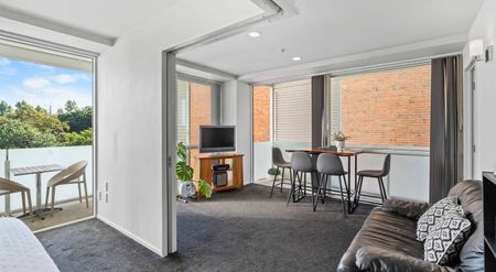 City living! - Photo 4