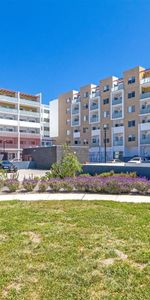 Ground floor apartment with private courtyard! - Photo 3