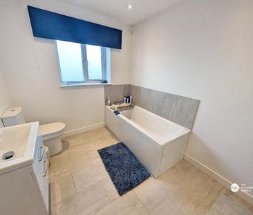 3 bedroom detached house to rent - Photo 4