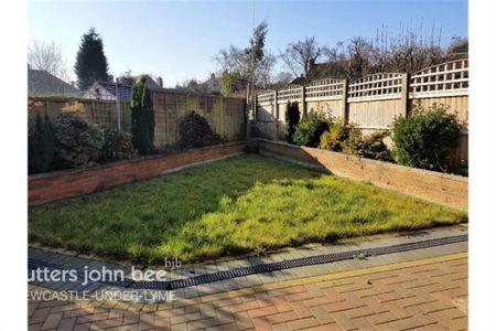 3 bedroom semi-detached house to rent - Photo 4