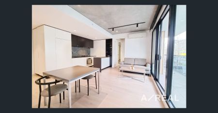 Modern Fully Furnished Inner City Retreat with Exceptional Convenience - Photo 2