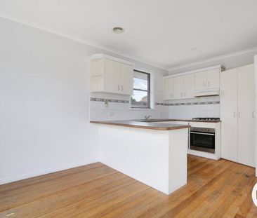 RECENTLY UPDATED 4 BEDROOM HOME! - Photo 4