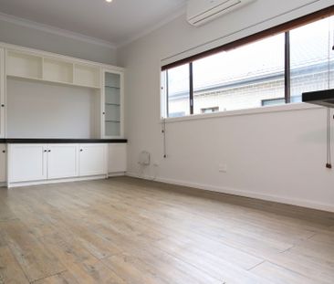 Large Five Bedroom Family Home - Photo 1