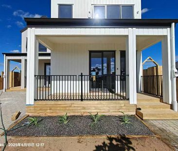 Modern New Karaka Townhous - Photo 5