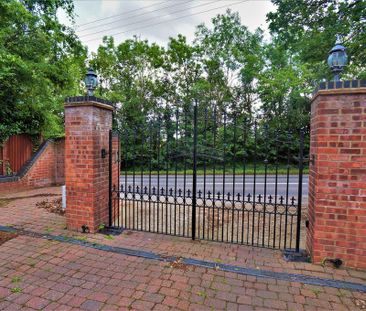 4 bedroom detached house to rent - Photo 5