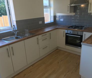 2 Bed Terraced House, Dolphin Lane, B27 - Photo 2