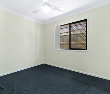 3BED HOME WITH FULLY FENCED BACKYARD - Photo 4