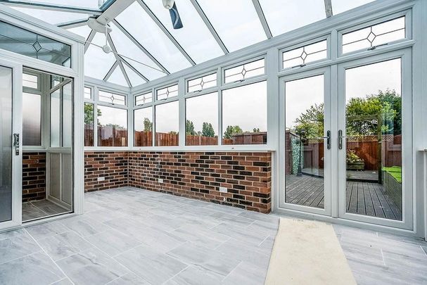 3 bedroom end of terrace house to rent - Photo 1