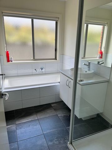 Strathfieldsaye - Photo 3