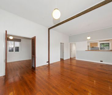Two Bedroom House Minutes From CBD - Photo 1
