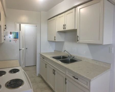 The Summit Apartments — 2 Bedroom - Photo 5