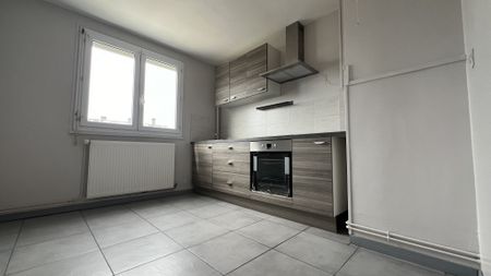 À louer à Avallon, charmant appartement au quatrième étage d'une résidence sécurisée avec interphone. - Photo 3