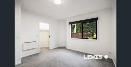 Stylish Ground-Floor Apartment in Prime Parkside Setting - Photo 4