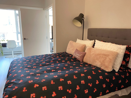 Thoughtfully Designed Yaletown 2 Bedroom With Flexible Solarium Space - Photo 5