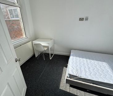109 Harefield Road, CV2 4BT - Photo 2