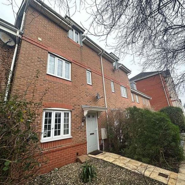 Fox Court, Aldershot, Hampshire, GU12 - Photo 1