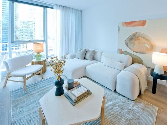 1 Square Phillips | Condos for rent in downtown Montréal - Photo 1