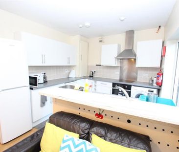 1 bedroom in a house share to rent - Photo 1