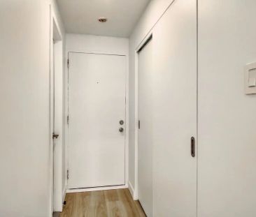1 de la Cote-Saint-Catherine — Studio - unit 1405 - Photo 2