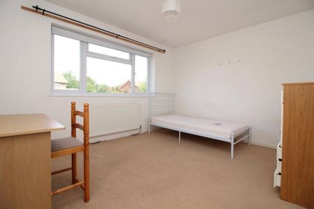 5 bedroom detached house to rent - Photo 2