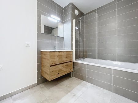 Location Appartement 3 pièces 66m² MONTPELLIER 34070 - Photo 5