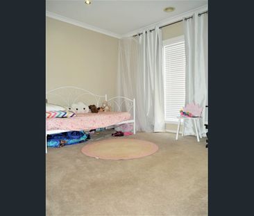 2 Crepe Myrtle Close, Melton West, Vic 3337 - Photo 2