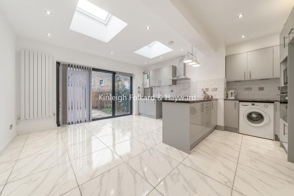 Chase Side Avenue, Wimbledon SW20 - Photo 1