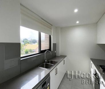 Modern Two Bedroom Apartment in Prime Belmore Location! - Photo 3