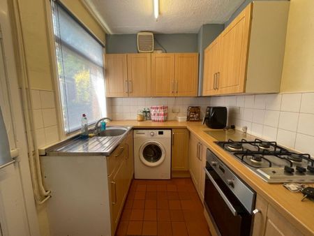 31 Rosebery Street - Student triangle and New Carpets & Furniture Loughborough - Photo 4