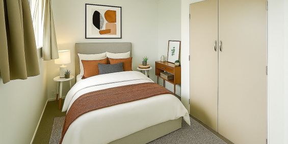 Refurnished 5 Bedroom 2 Bathroom Home - Photo 3