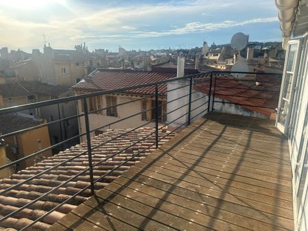 Location Appartement Aix-en-Provence 3 Pièces 65 m² - Photo 2